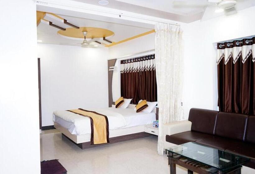 Deluxe Suite King Bed, Gopal