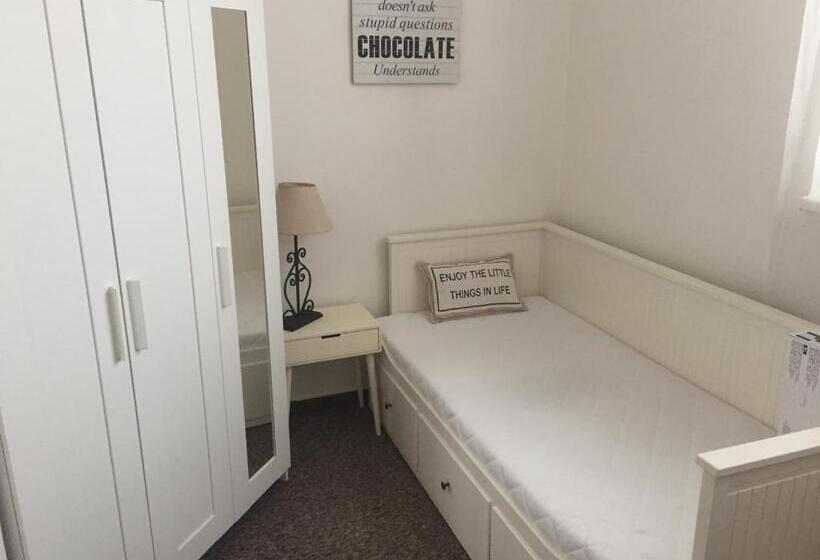 اتاق استاندارد یک نفره, Penzion Ema B&b