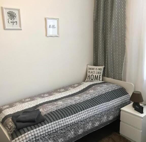 اتاق استاندارد یک نفره, Penzion Ema B&b
