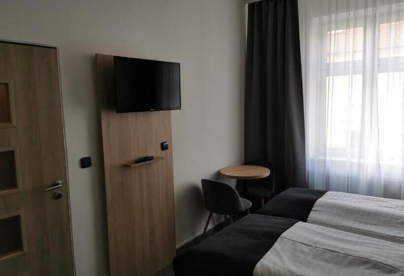 اتاق استاندارد سه نفره, Penzion Ema B&b