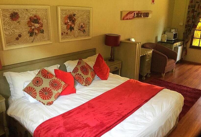 Номер Deluxe Вид на Бассейн, Warrens Guest House