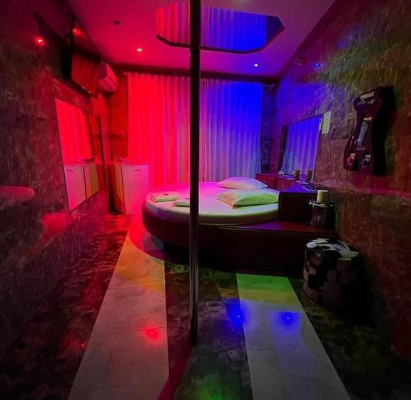 Номен Superior с Гидромассажем, Motel Desejo