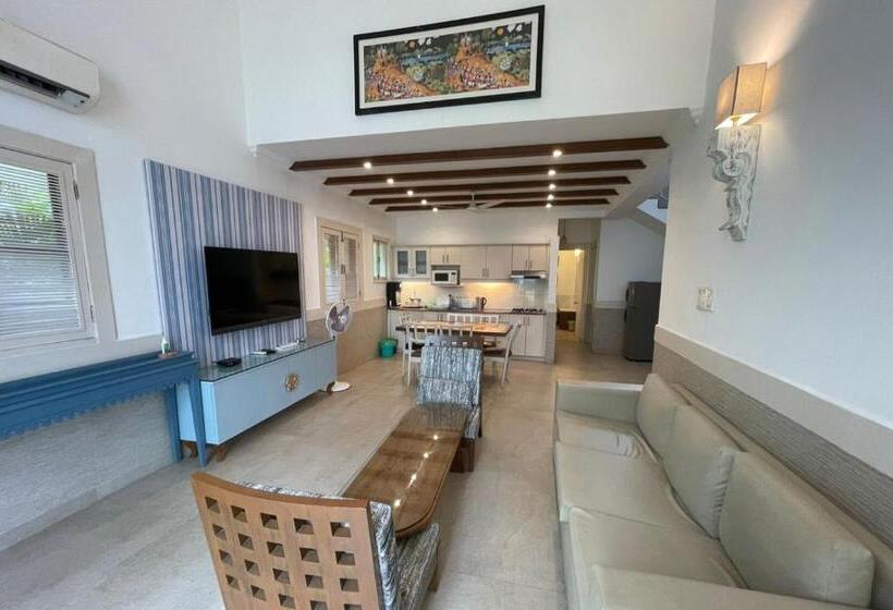 ویلای 3 خوابه با چشم‌انداز استخر, Casa Legend Villa & Apartments Arpora   Baga   Goa