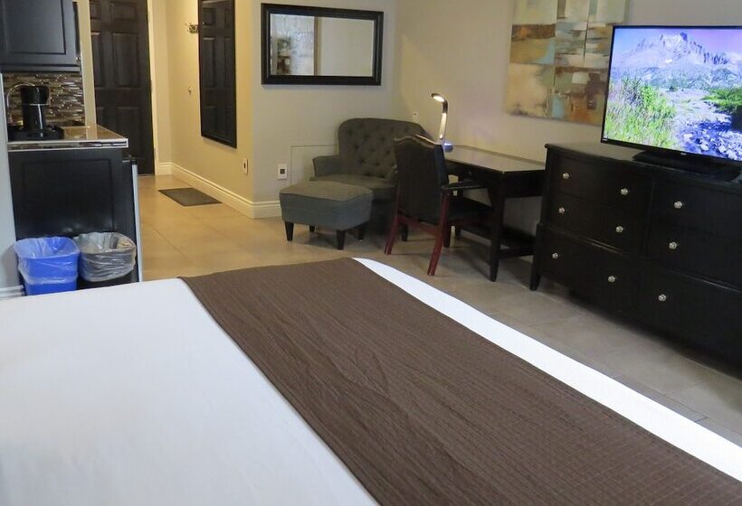Полулюкс, Dockside Suites