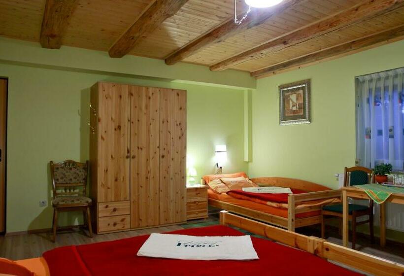 اتاق خانوادگی, La Villa Pergola