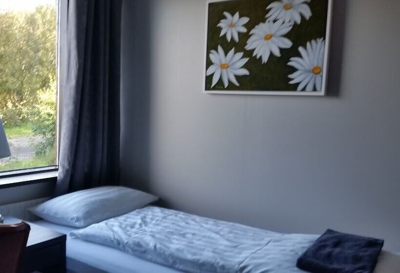 اتاق استاندارد با سرویس بهداشتی مشترک, Laugar Guesthouse
