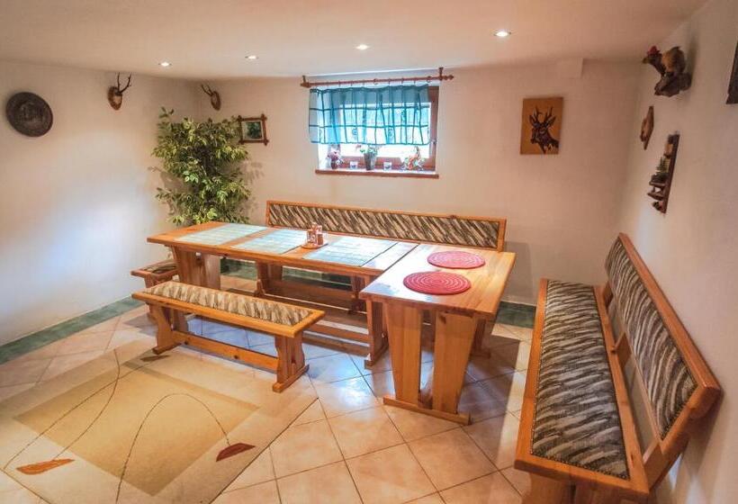 غرفة قياسية, Villa Felicity