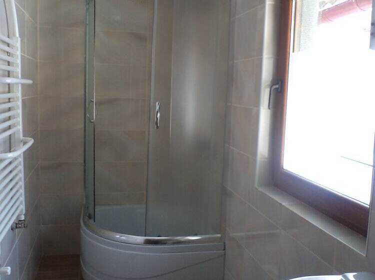 اتاق استاندارد سه نفره, Guest House Grunyk