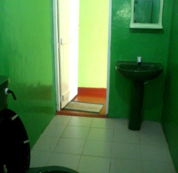 اتاق استاندارد با چشم‌انداز کوهستان, Haniffas Holiday Inn