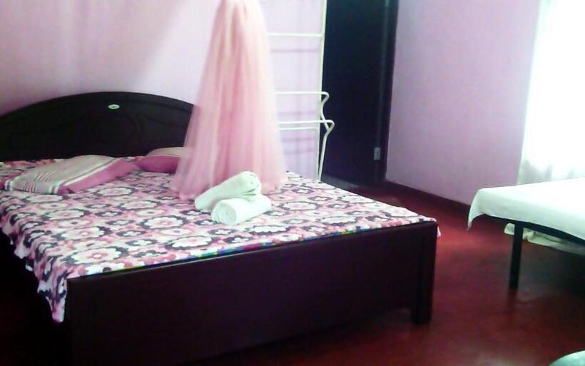 اتاق استاندارد با چشم‌انداز کوهستان, Haniffas Holiday Inn