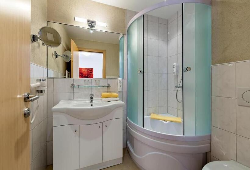 Апартаменты 3 Спальни, Aparthotel Alpendiamant Serfaus Wachter Gmbh