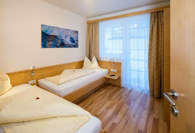 Апартаменты 3 Спальни, Aparthotel Alpendiamant Serfaus Wachter Gmbh