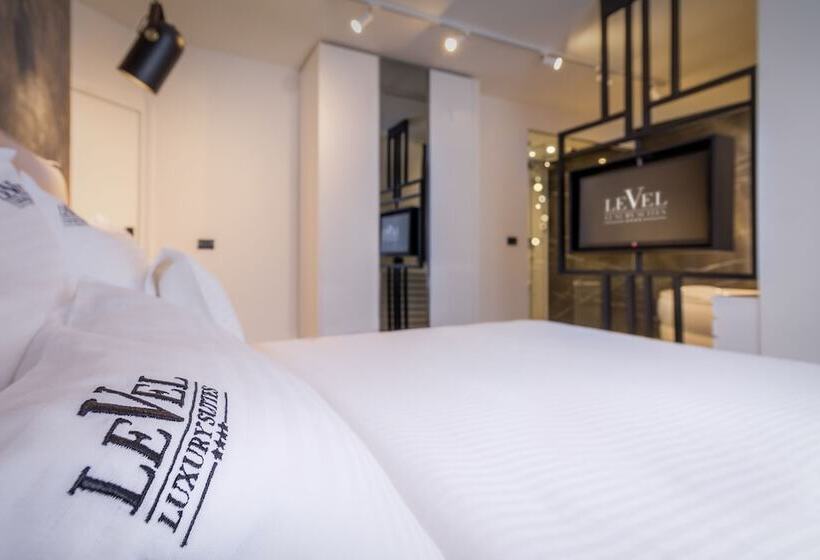 اتاق لوکس با وان آب گرم, Level Luxury Suites