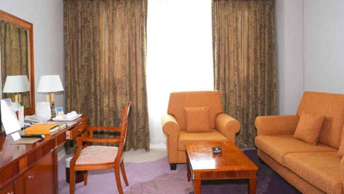 סוויטת ג'וניור, High1 Palace Hotel And Cc