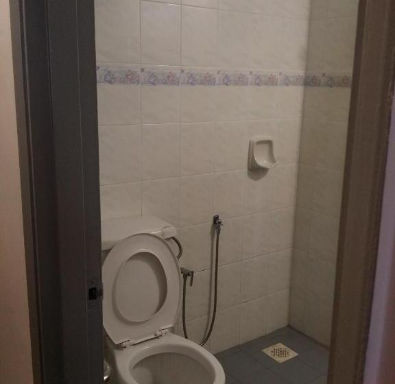 Номер Deluxe, Seremban Inn