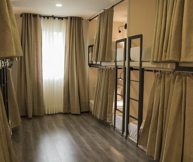 공동 객실, Medellin Vibes Hostel