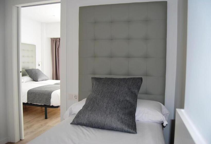 4인용 스탠다드 룸, Estudiotel Alicante
