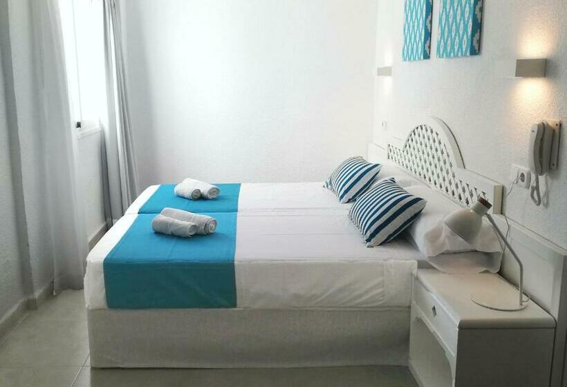 Standard Kolmen Hengen Huone, Blue Sea Mediodia