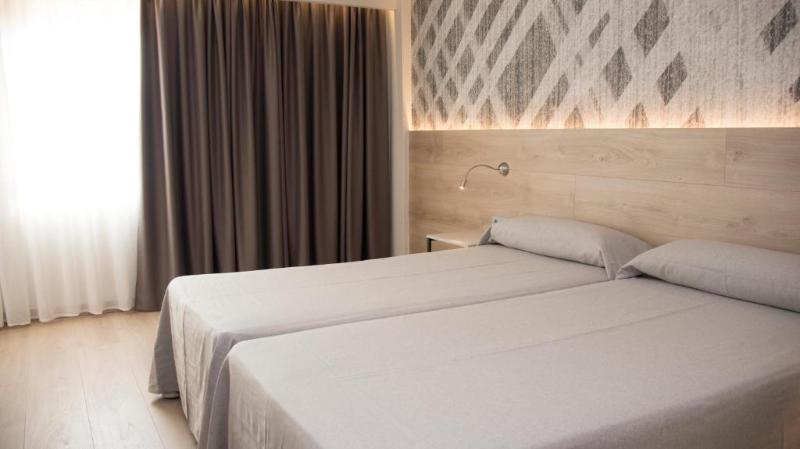 Quarto Economy, Port Alicante City & Beach