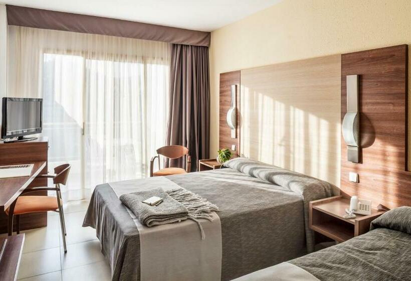 高级三人间, Aqua Hotel Aquamarina & Spa