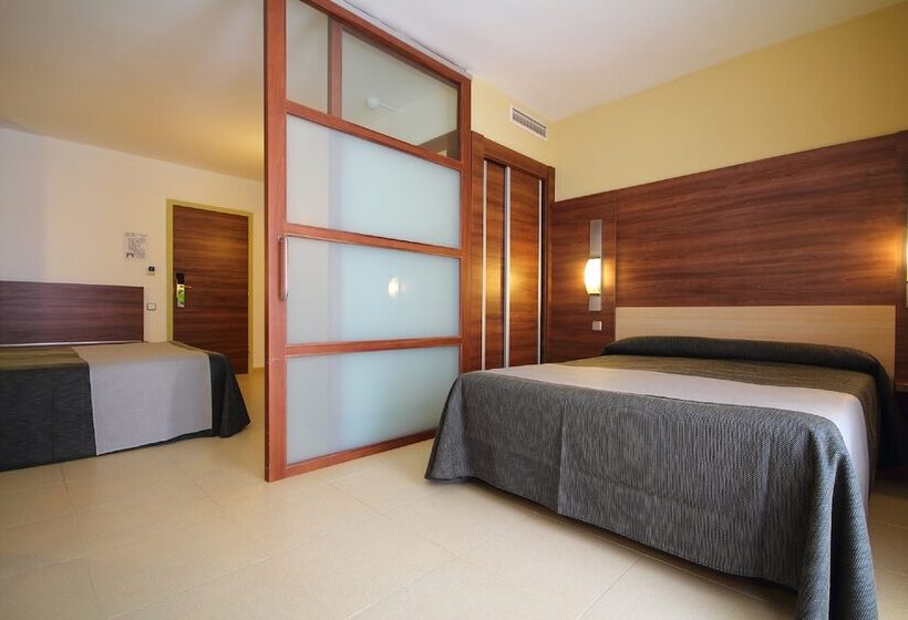家庭间, Aqua Hotel Aquamarina & Spa