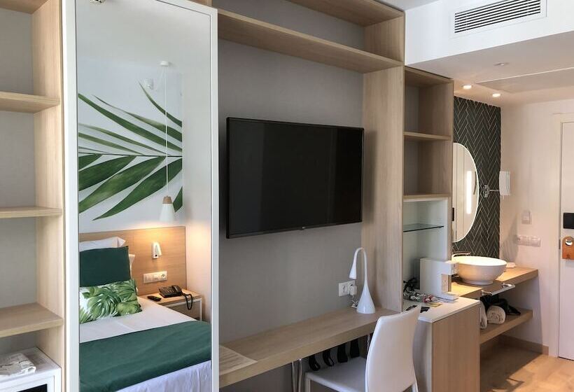 اتاق استاندارد با چشم‌انداز استخر, Bq Paguera Boutique Hotel   Adults Only