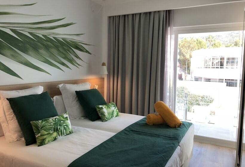 اتاق استاندارد با چشم‌انداز استخر, Bq Paguera Boutique Hotel   Adults Only