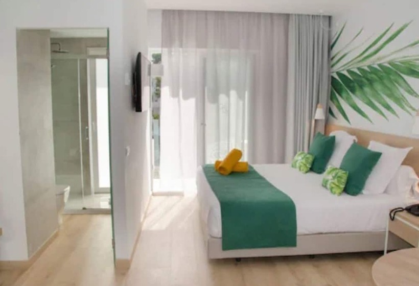 اتاق سوپریور با چشم‌انداز استخر, Bq Paguera Boutique Hotel   Adults Only