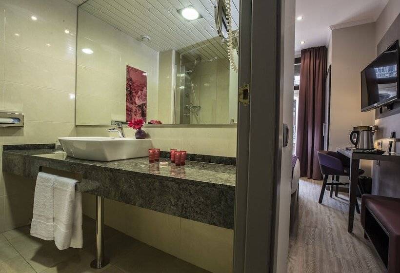 Номер Комфорт, Leonardo Hotel Barcelona Las Ramblas