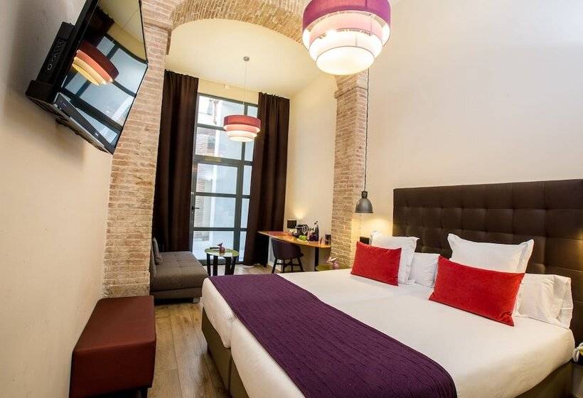 Номер Deluxe, Leonardo Hotel Barcelona Las Ramblas