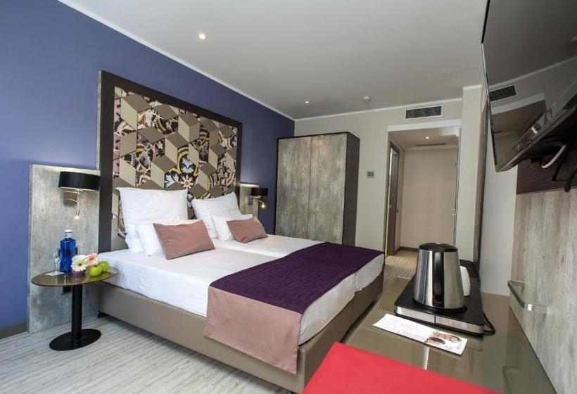 수피리어 트리플 룸, Leonardo Hotel Barcelona Las Ramblas