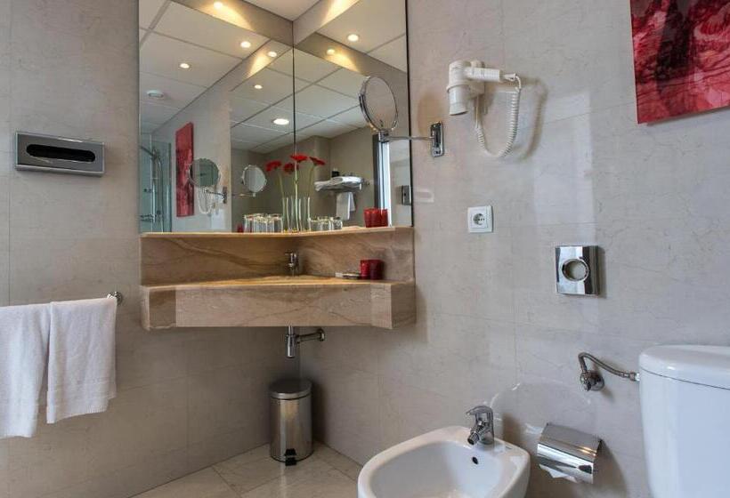 Номер Economy, Leonardo Hotel Barcelona Las Ramblas