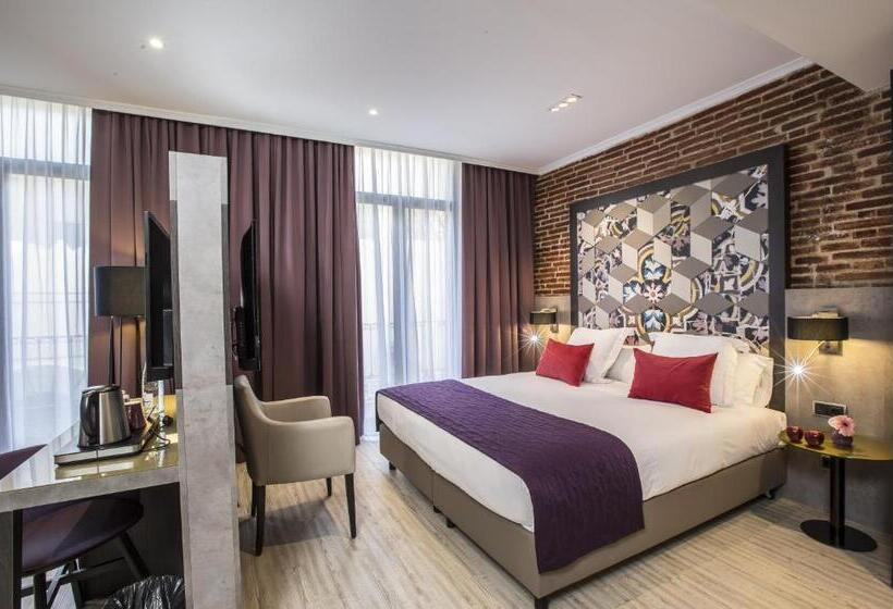 Трехместный Номер Deluxe, Leonardo Hotel Barcelona Las Ramblas