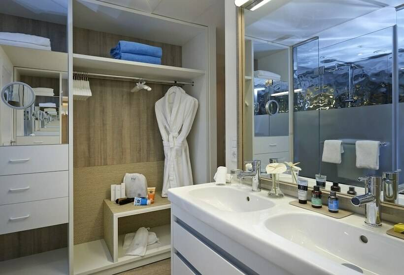 Suite con Terraza, Me Ibiza   The Leading Hotels Of The World