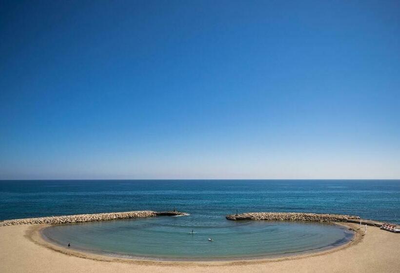 带海景的复工套房, Me Sitges Terramar