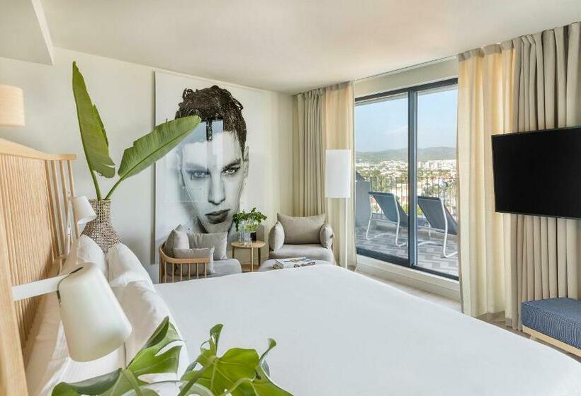 高级套房带海景, Me Sitges Terramar