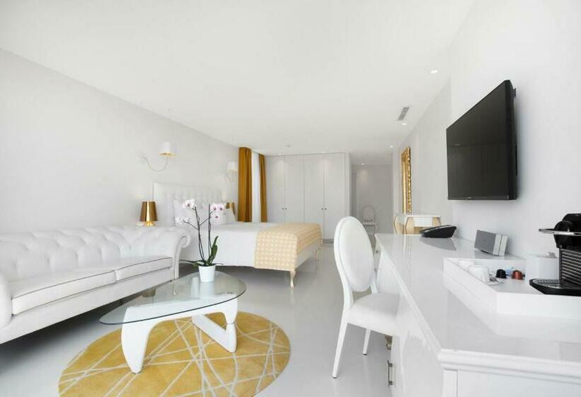 سوییت با چشم‌انداز دریا, Portals Hills Boutique