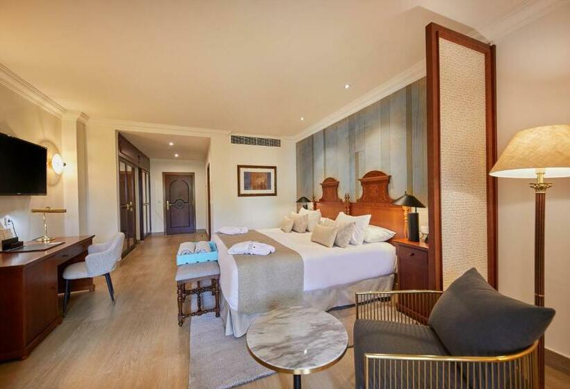 سوئیت جونیور کلوب با چشم‌انداز دریا, Secrets Mallorca Villamil Resort & Spa   Adults Only