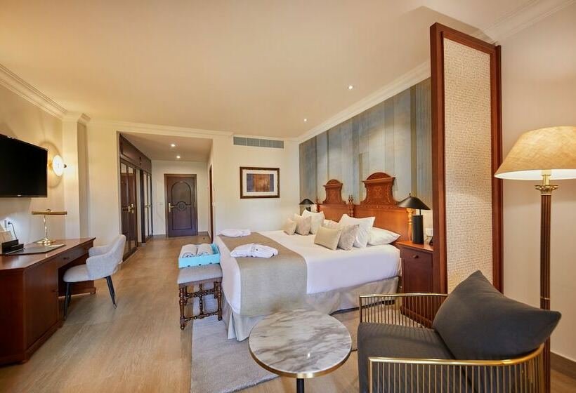 سوئیت جونیور کلوب با چشم‌انداز دریا, Secrets Mallorca Villamil Resort & Spa   Adults Only