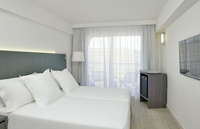Номер Стандарт Вид на Бассейн, Sol House The Studio   Calviá Beach   Adults Only