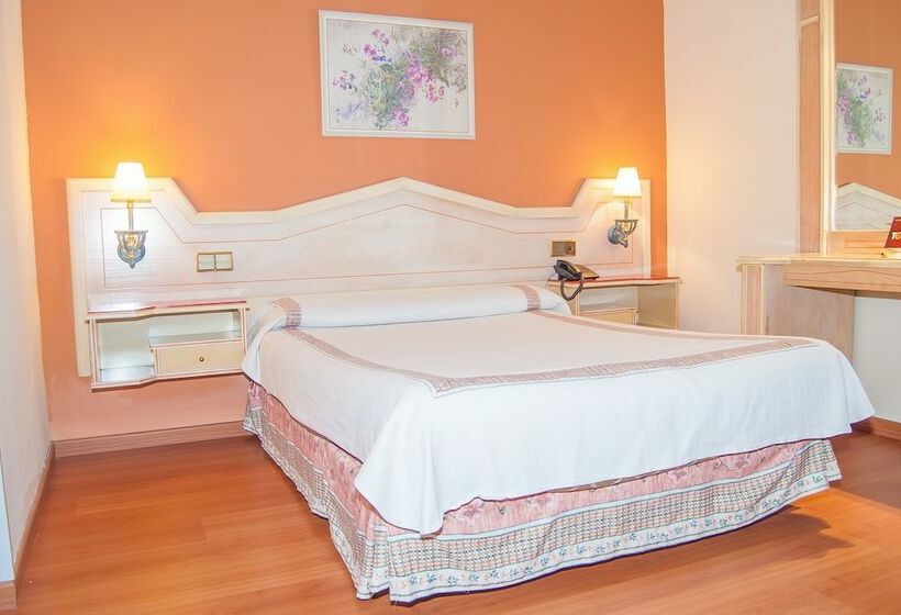 اتاق استاندارد یک نفره, Ana Maria