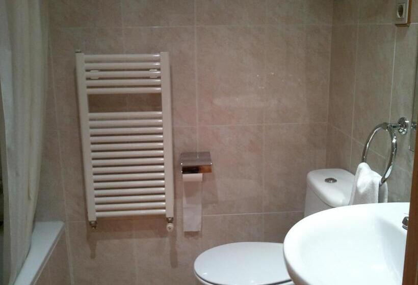 Quarto Estandar Individual, El Pilar