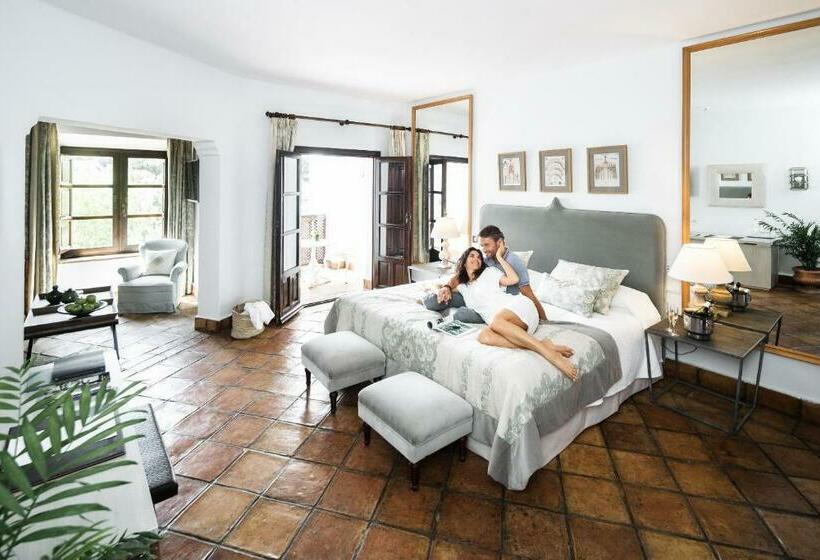 Полулюкс с Балконом, Finca La Bobadilla