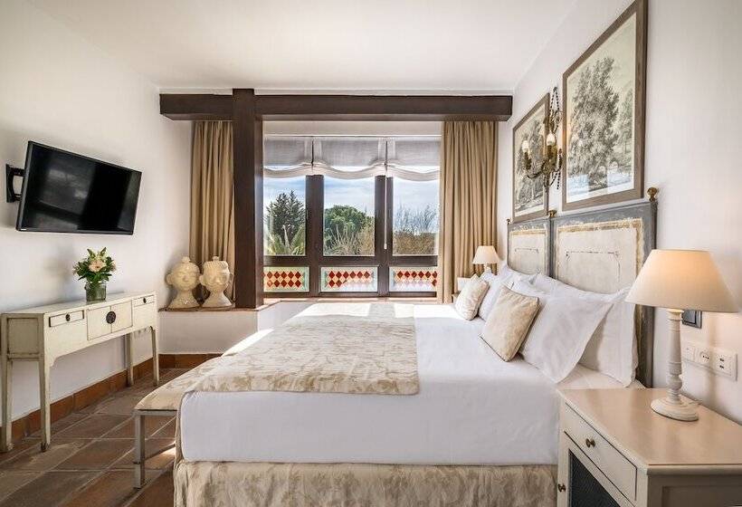 Полулюкс с Балконом, Finca La Bobadilla