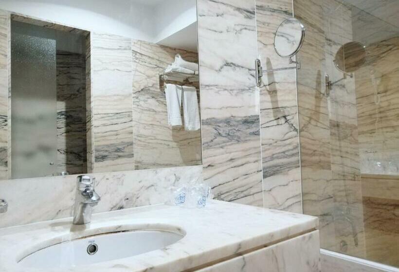Quarto Triplo Standart, Mir Octavio
