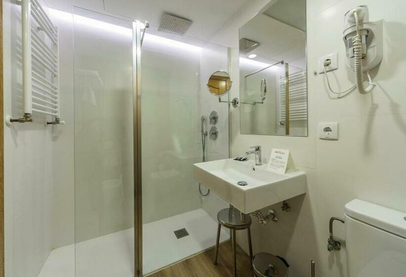 Quarto Triplo Estandar, Rosaleda Del Mijares