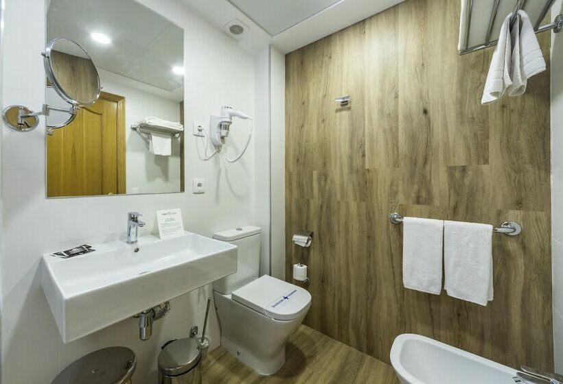 Quarto Triplo Estandar, Rosaleda Del Mijares