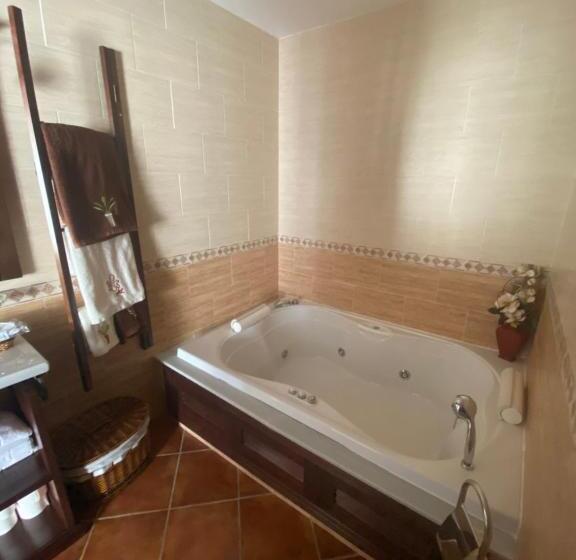 Suite, Meson Fuente Del Pino