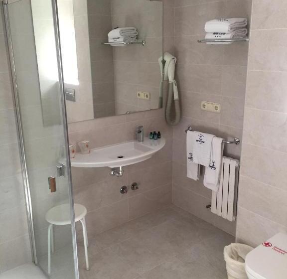 اتاق استاندارد سه نفره, Ancora Sanxenxo