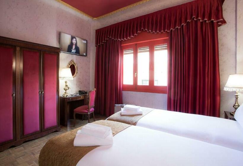 اتاق استاندارد, Casual Del Teatro Madrid